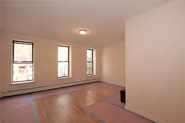 Rented by R New York
