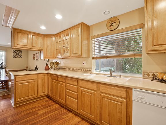 2nd image of 2244 N Hilldale Ave
