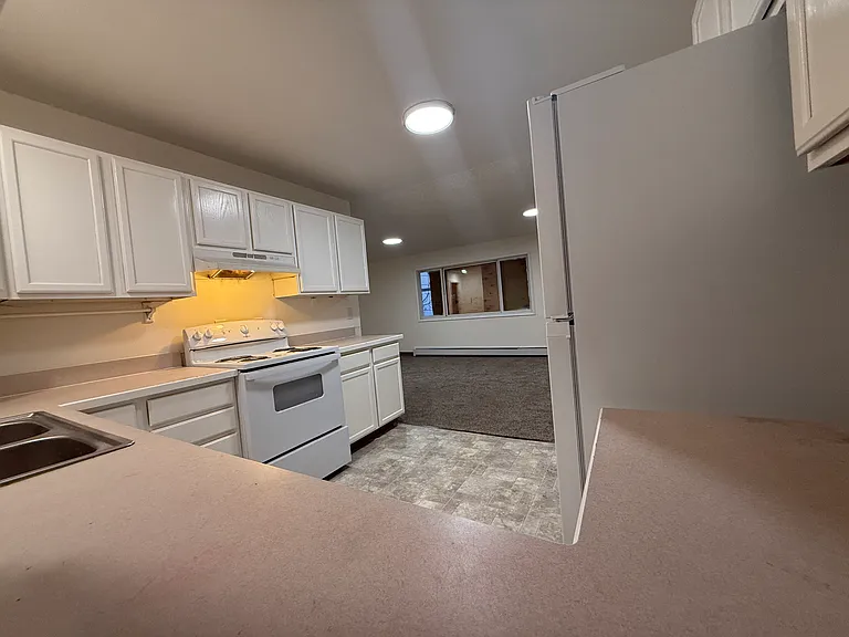 749 Fischer Ave #1 — Photo 9