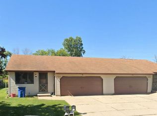 2212 Crary St, Green Bay, WI 54304