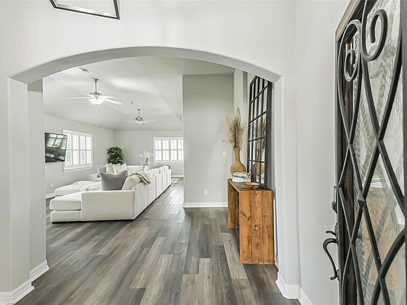 3rd image of 13043 Avery Ridge Ln