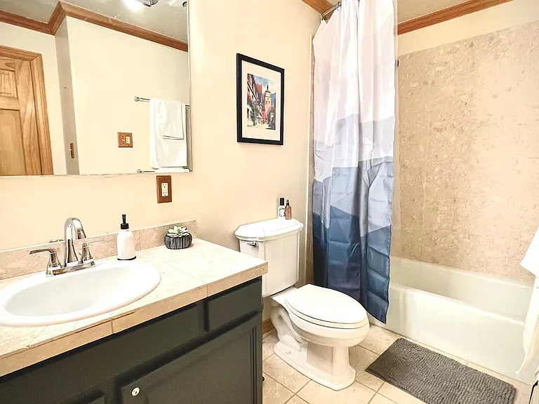 2437 Chamonix Ln — Photo 22