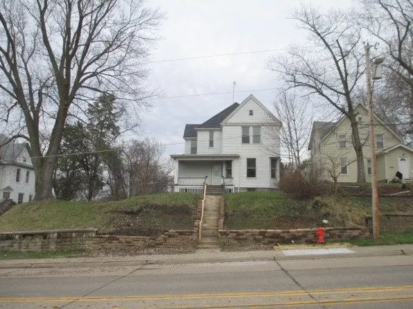 830 15th St, Moline, IL 61265