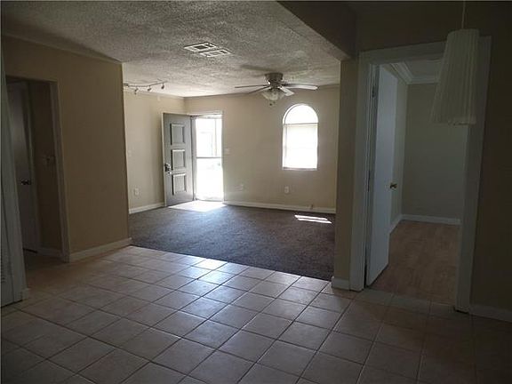 5th image of 211 E Trammell Ave