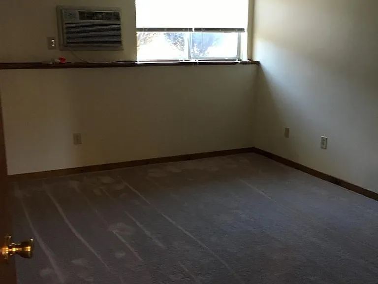 52 Village Green Rd — Photo 7