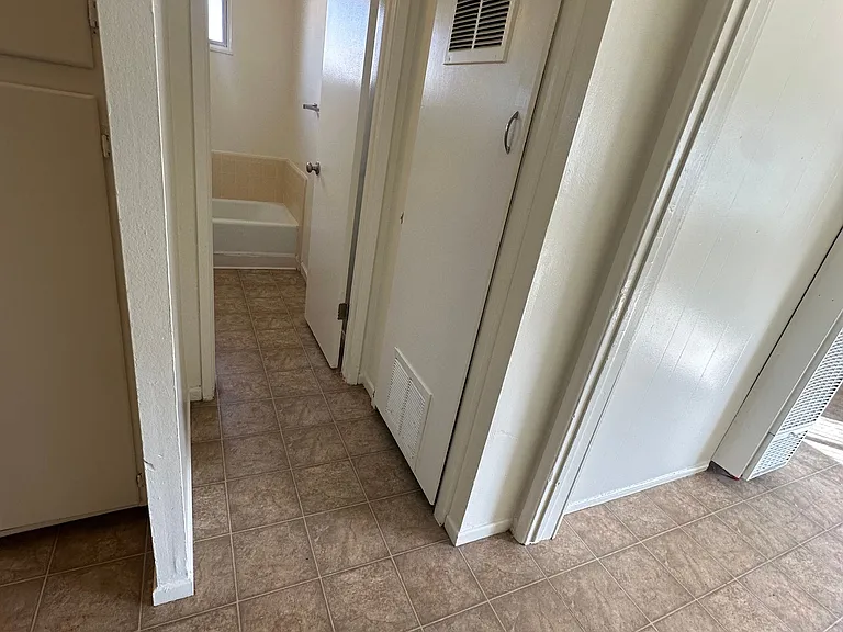 111 W Locust Ave #111 — Photo 9