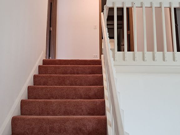 4th image of 1129 N Knollwood Dr