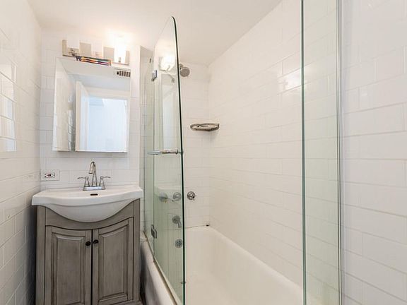 4th image of 5 Tudor City Pl APT A9