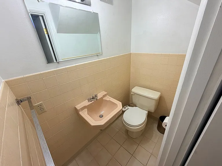 7640 SE Yamhill St #7 — Photo 3