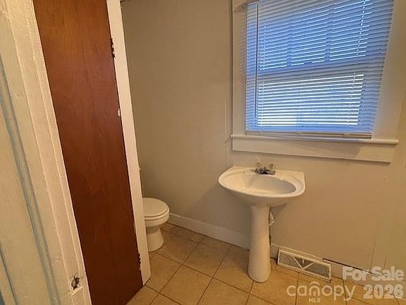 5th image of 514 Boger St