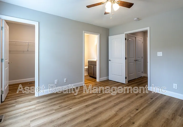252-254 Highland Ave — Photo 21