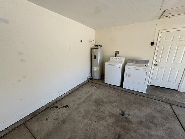 768 E Stottler Pl — Photo 23
