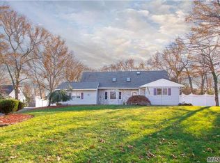 4 Tulip Dr, Port Jefferson Station, NY 11776