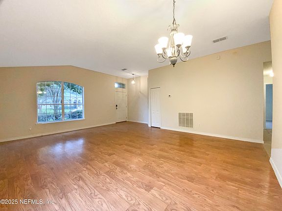 4th image of 1688 AUSTIN Lane
