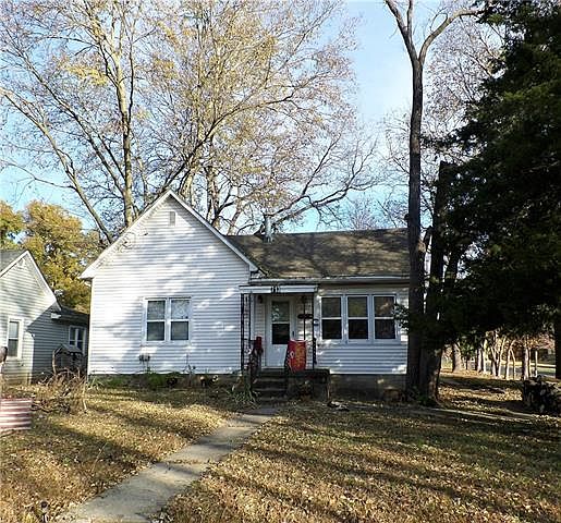 1st image of 713 E Carol St