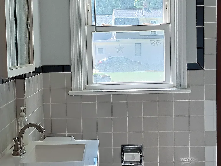1130 Phelps Ave — Photo 7