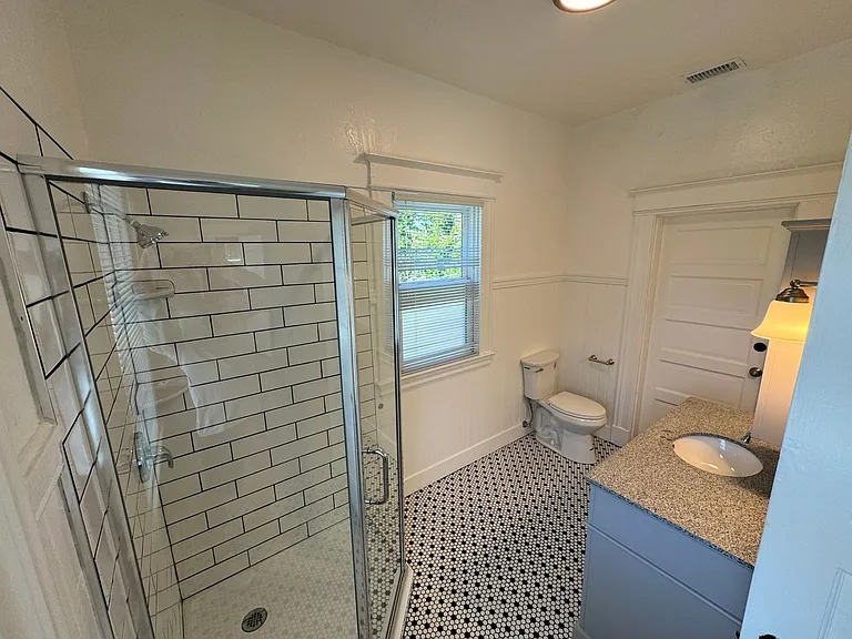 1912 10th Street — Photo 12