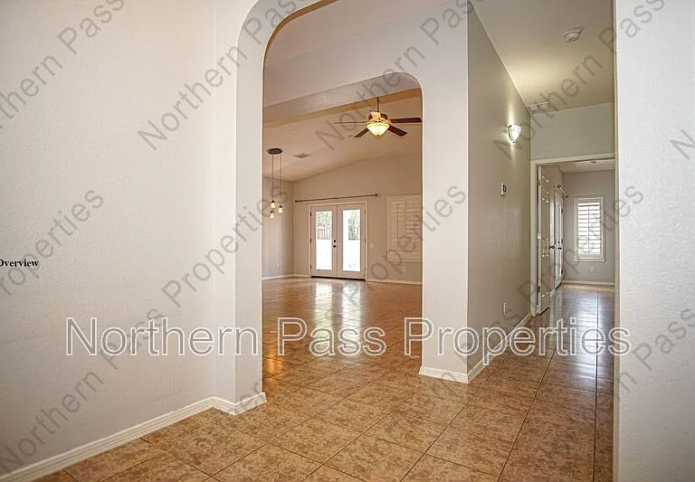 5902 Redstone Mesa Ct — Photo 2