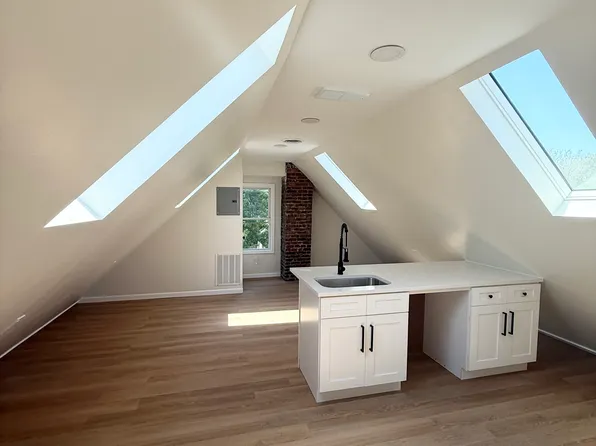 2458 Professor Ave #3, Cleveland, OH 44113