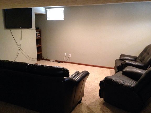 2nd image of 1521 W Park Cir