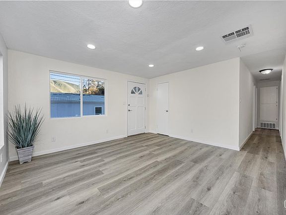 3rd image of 508 South Dr