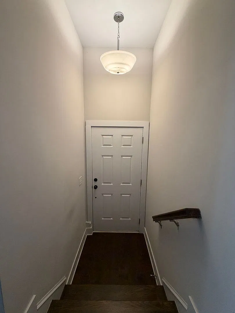 Upscale Town Home in an awesome location — Photo 3