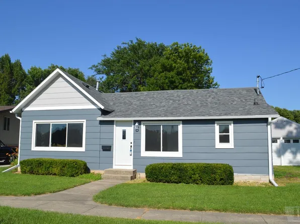 1055 Allen Ave, Garner, IA 50438