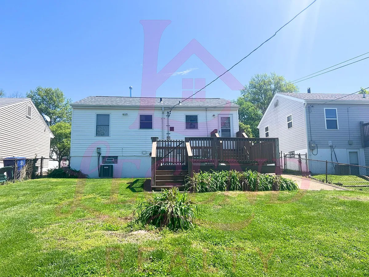 Building Photo - 2533 Tamm Ave