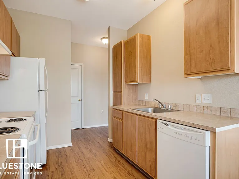 Hawk's Point Apartments — Photo 23