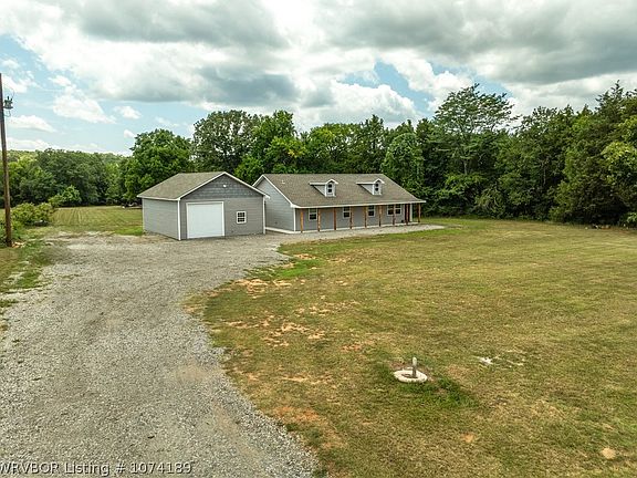 3rd image of 1511 Thompson Ln