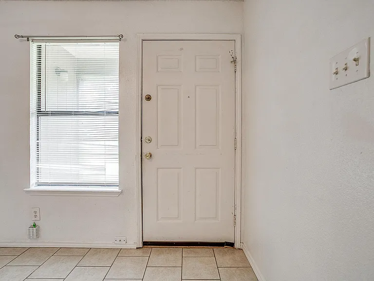1009 W 4th St #1011 — Photo 2