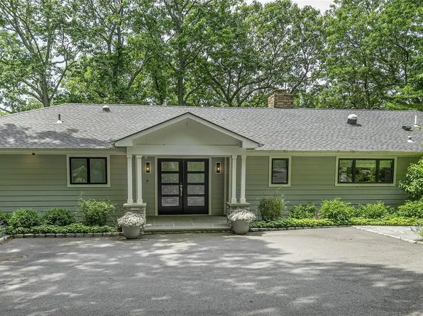 45 Bell Circle, Port Jefferson, NY 11777