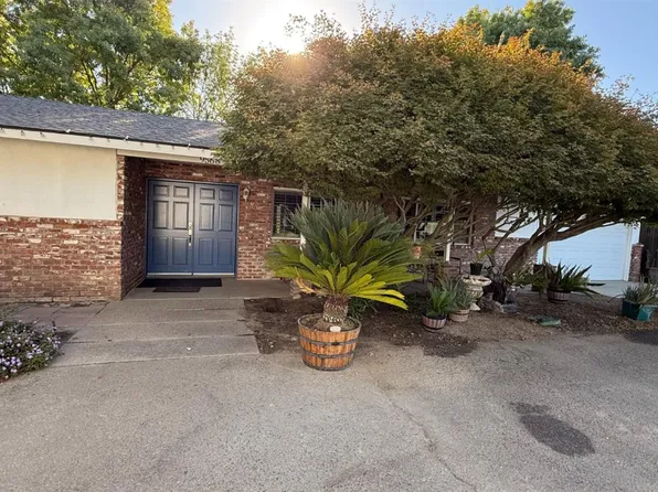 9568 S Academy Ave, Selma, CA 93662