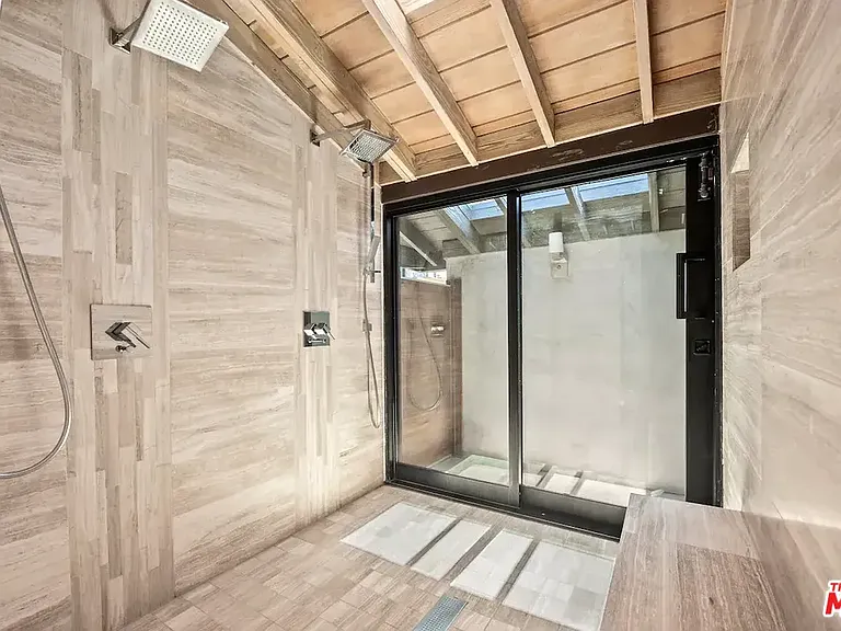 24608 Malibu Rd — Photo 18