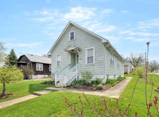 331 Pasadena Ave, Crest Hill, IL 60403