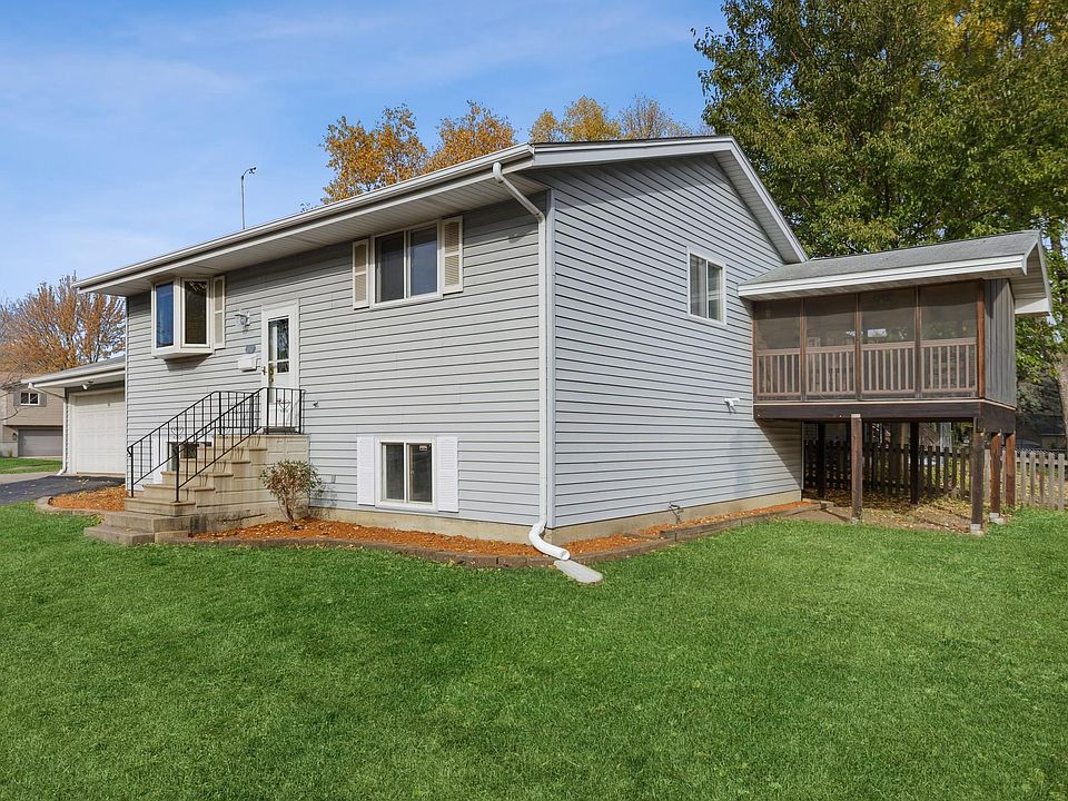 1st image of 2620 W 58th St