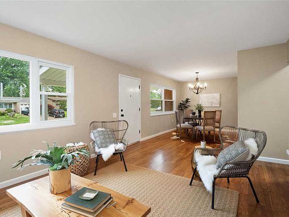 4th image of 1690 Horseshoe Dr