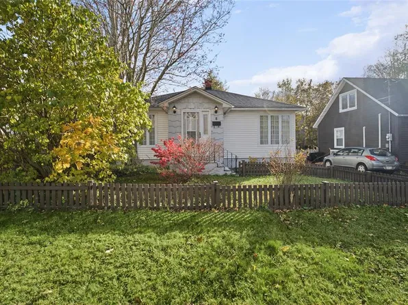 8 Tunis Court, St. John's, NL A1A1T9