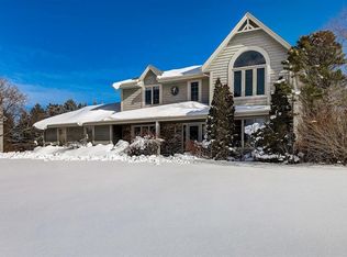 4990 S Nicolet Dr, New Berlin, WI 53151