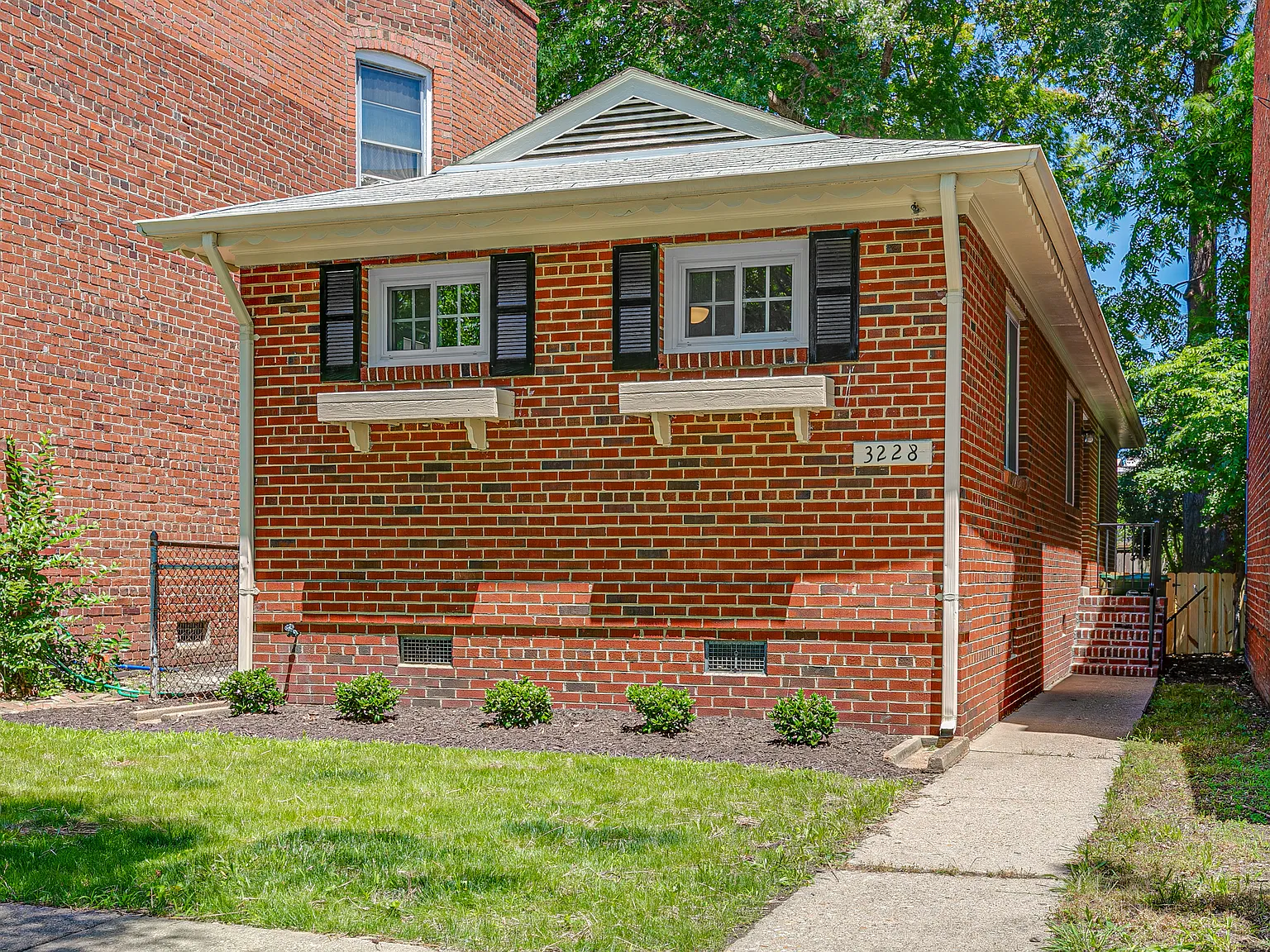 1 bed, 845 sqft, $1,995 — Photo 2