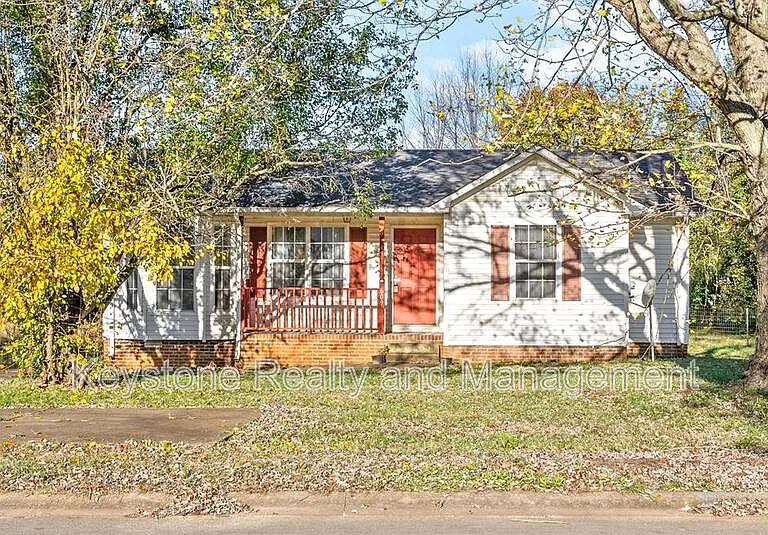 609 Artic Ave — Photo 1