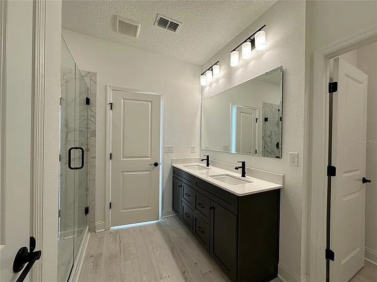 43 Waverly Ln — Photo 13