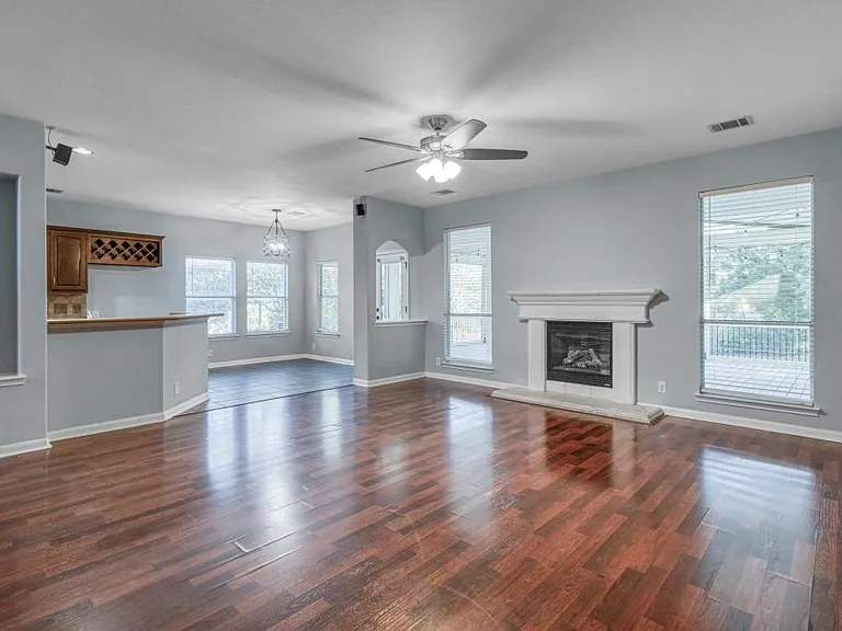 9116 Pedernales Rio — Photo 11