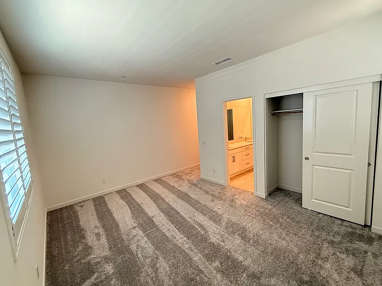2622 E Scarlett Ln — Photo 32