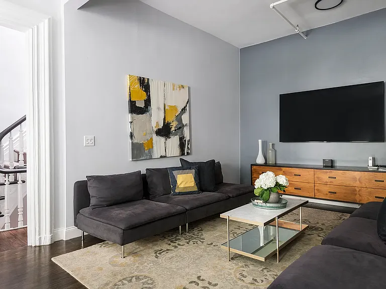 347 W 51st St #2 — Photo 23