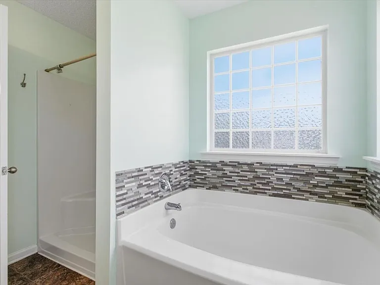 103 Briar Hollow Dr — Photo 28