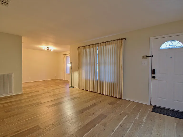 9202 Quail Meadow Dr — Photo 5