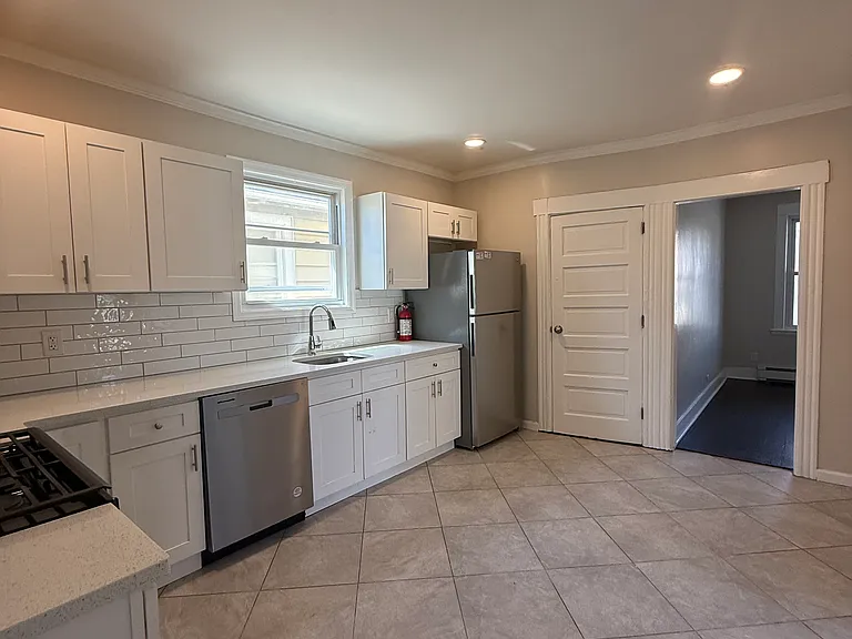 78 Dewitt St #2 — Photo 9