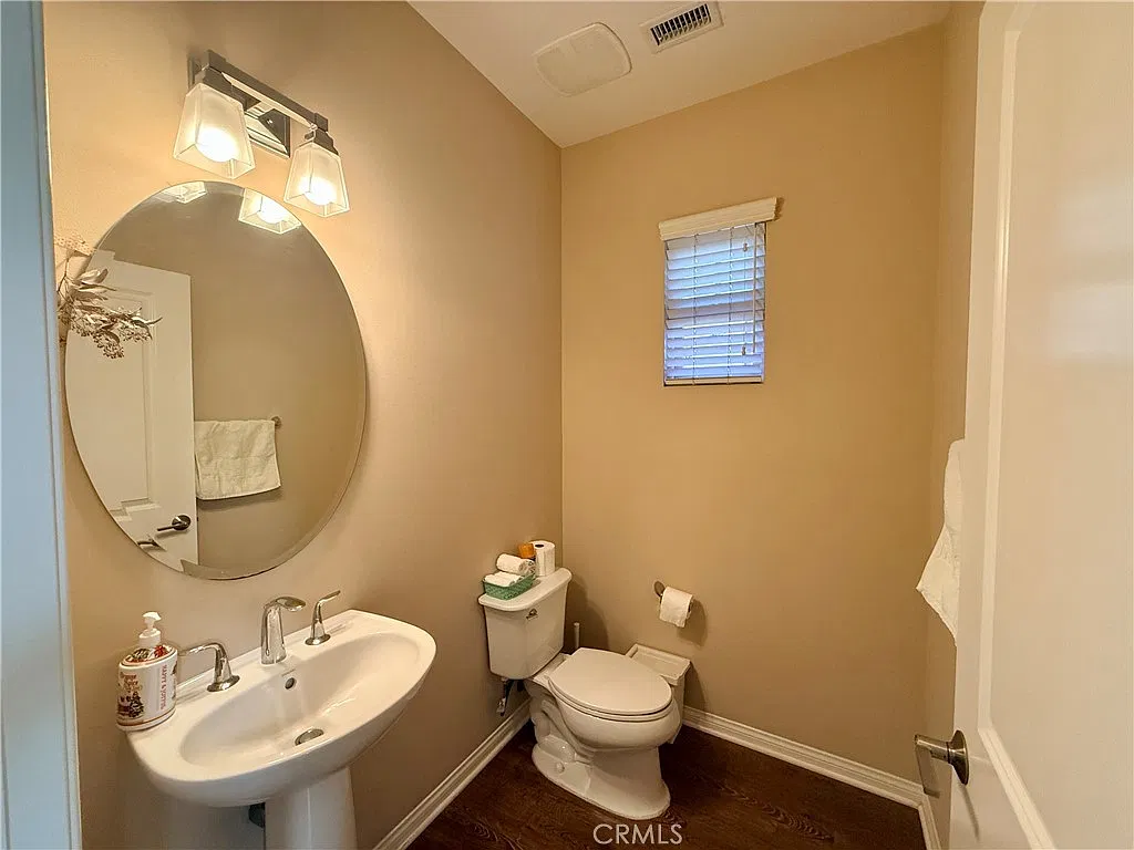 3 bed, 2.5 bath, 1777 sqft, $4,700 — Photo 4