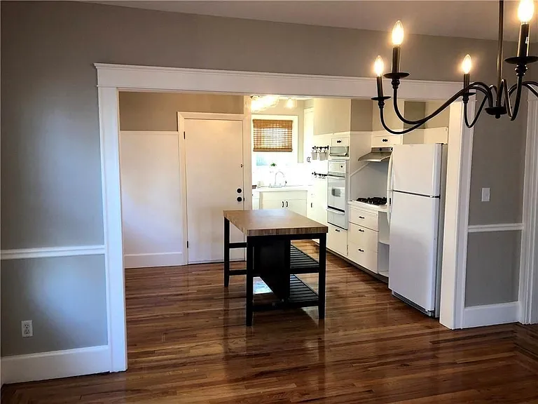 73 Overhill Rd — Photo 2